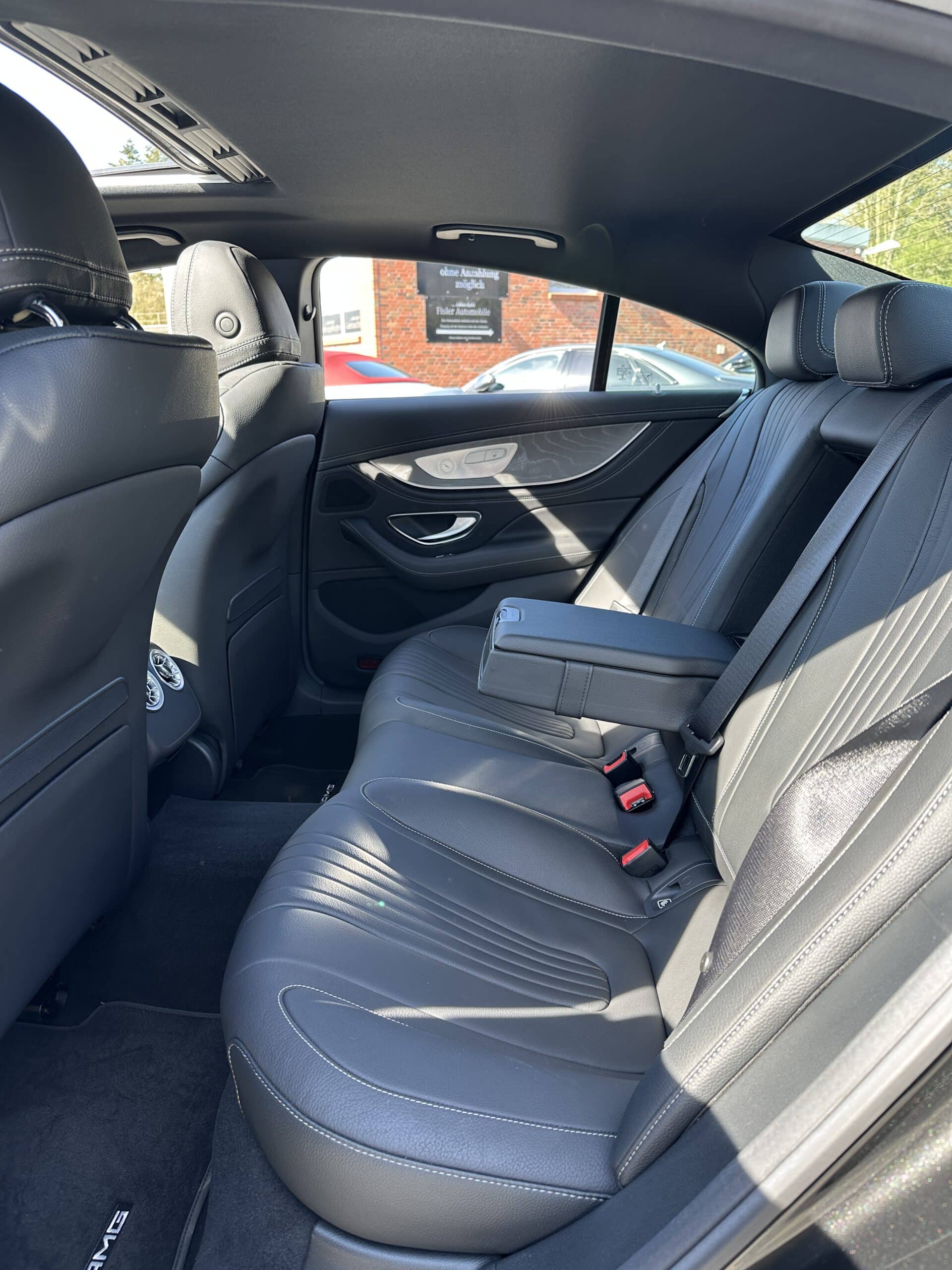 
								Mercedes-Benz CLS 400 d 4Matic AMG Distr SHD Burmester HeadUp full									