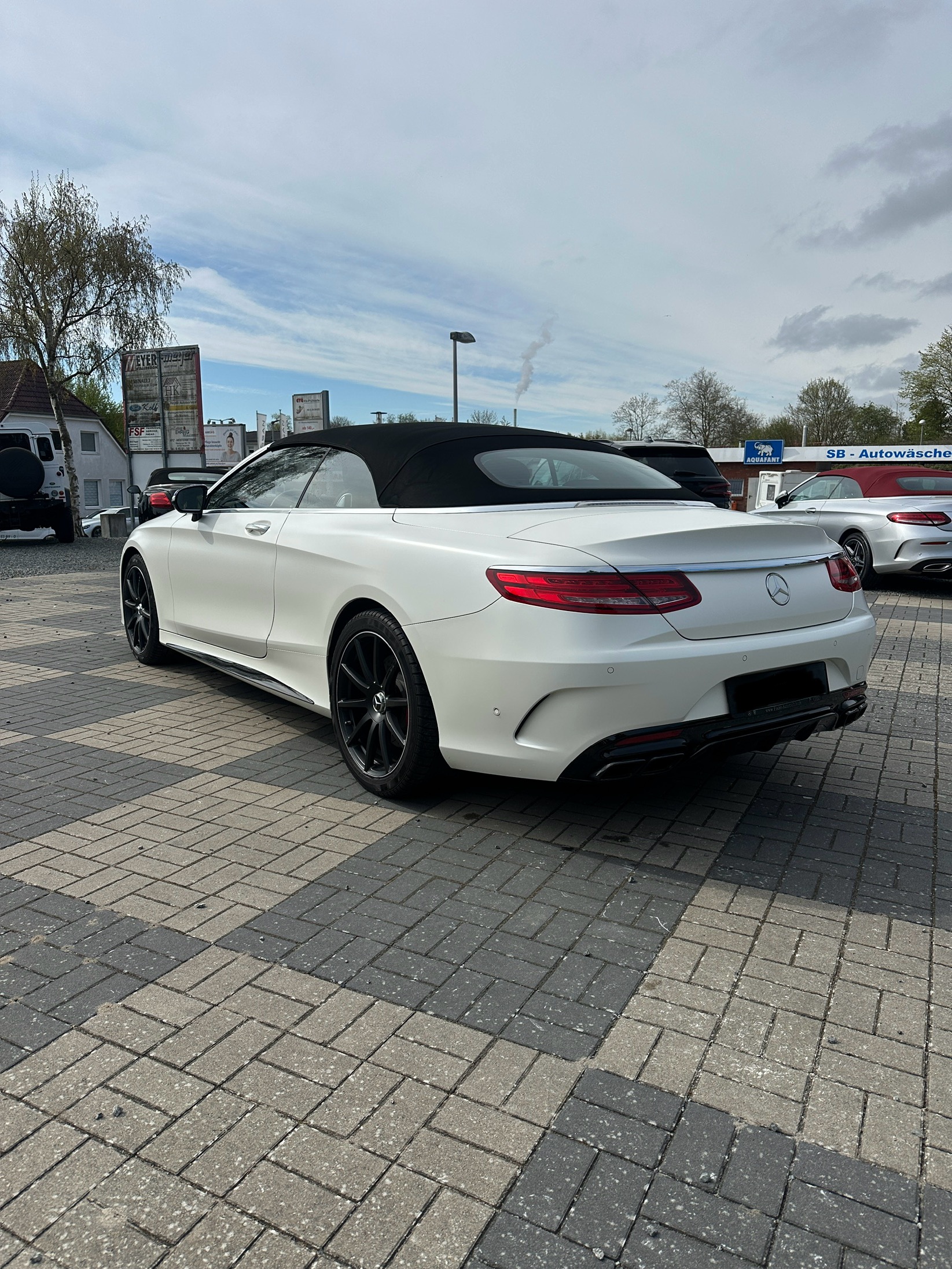 
								Mercedes-Benz S 63 AMG 4Matic Cabriolet 1.Hd Driver’s Package Swarowski full									
