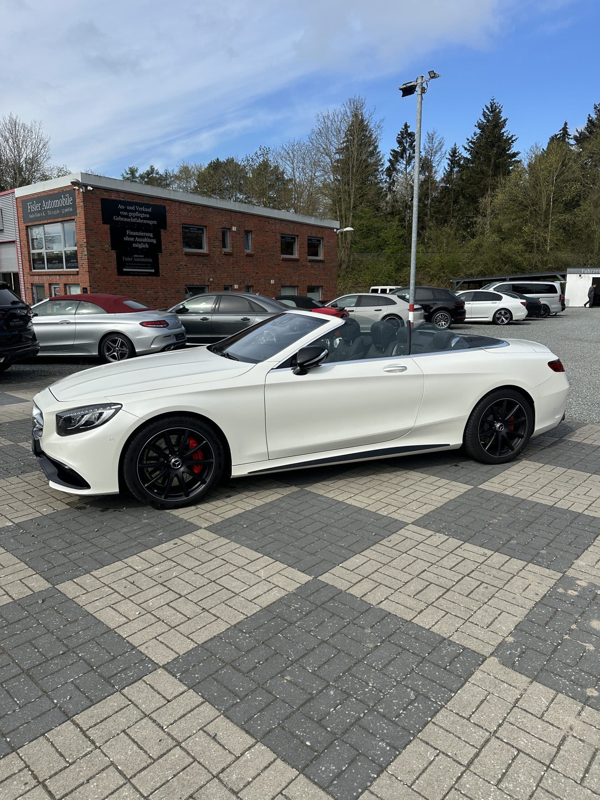 
								Mercedes-Benz S 63 AMG 4Matic Cabriolet 1.Hd Driver’s Package Swarowski full									