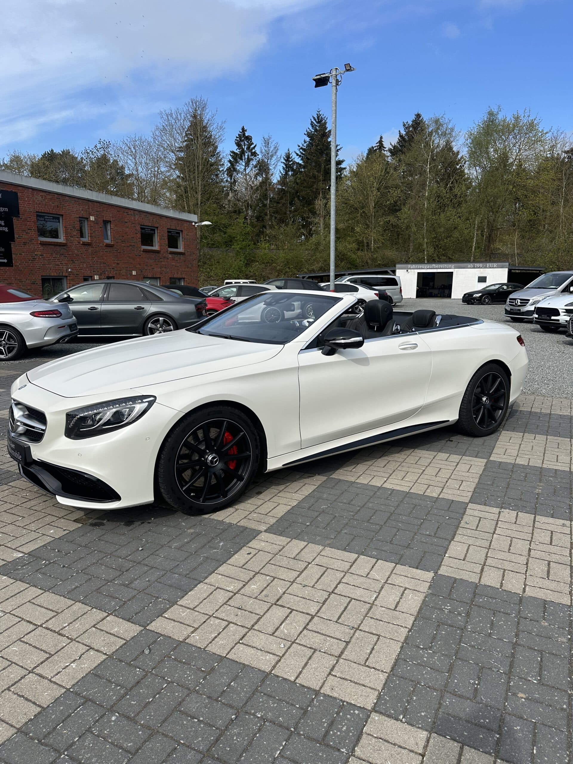 
								Mercedes-Benz S 63 AMG 4Matic Cabriolet 1.Hd Driver’s Package Swarowski full									