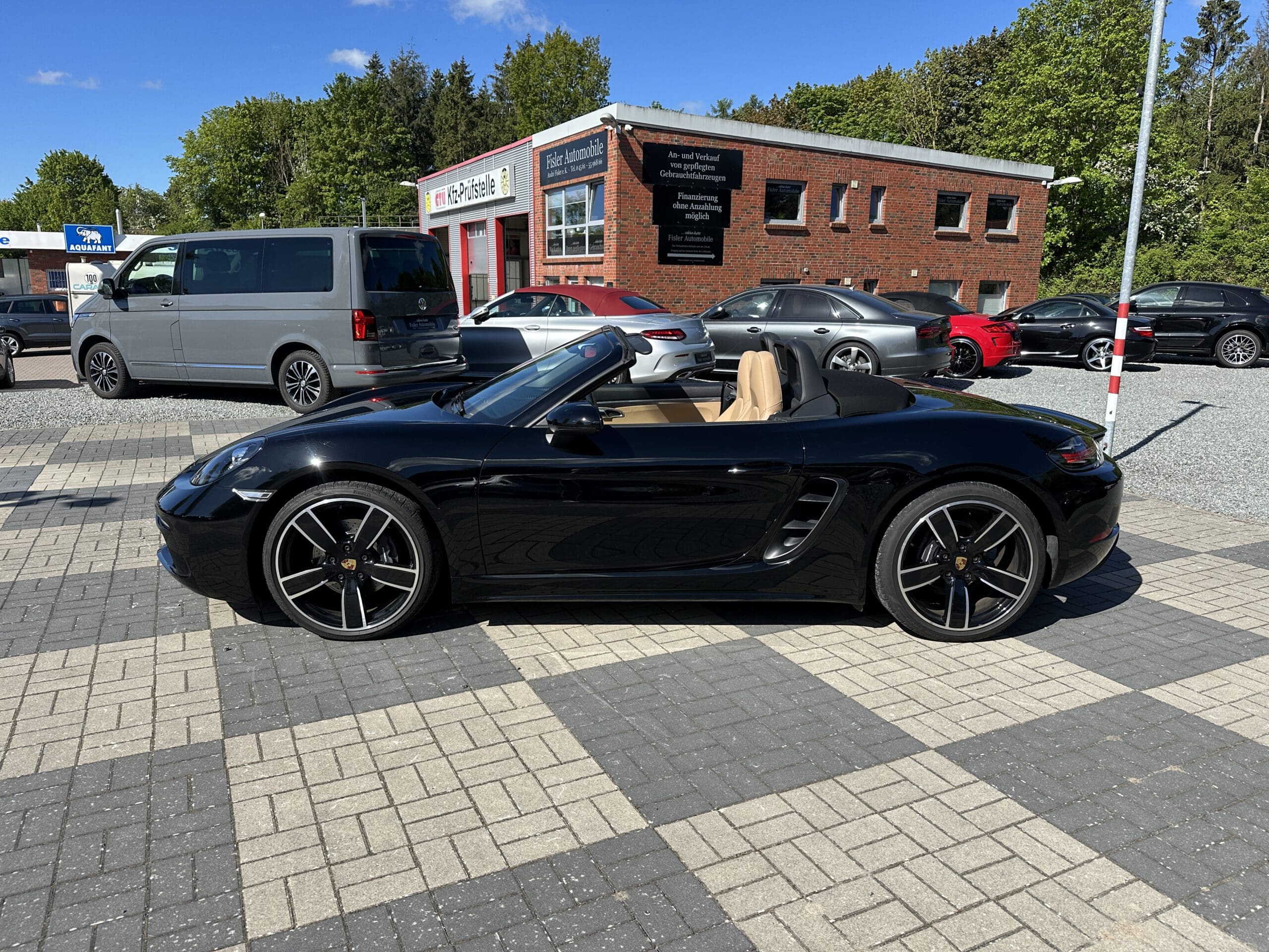 
								Porsche Boxster 2.0 PDK Leder beige 20 Zoll BOSE Navi full									