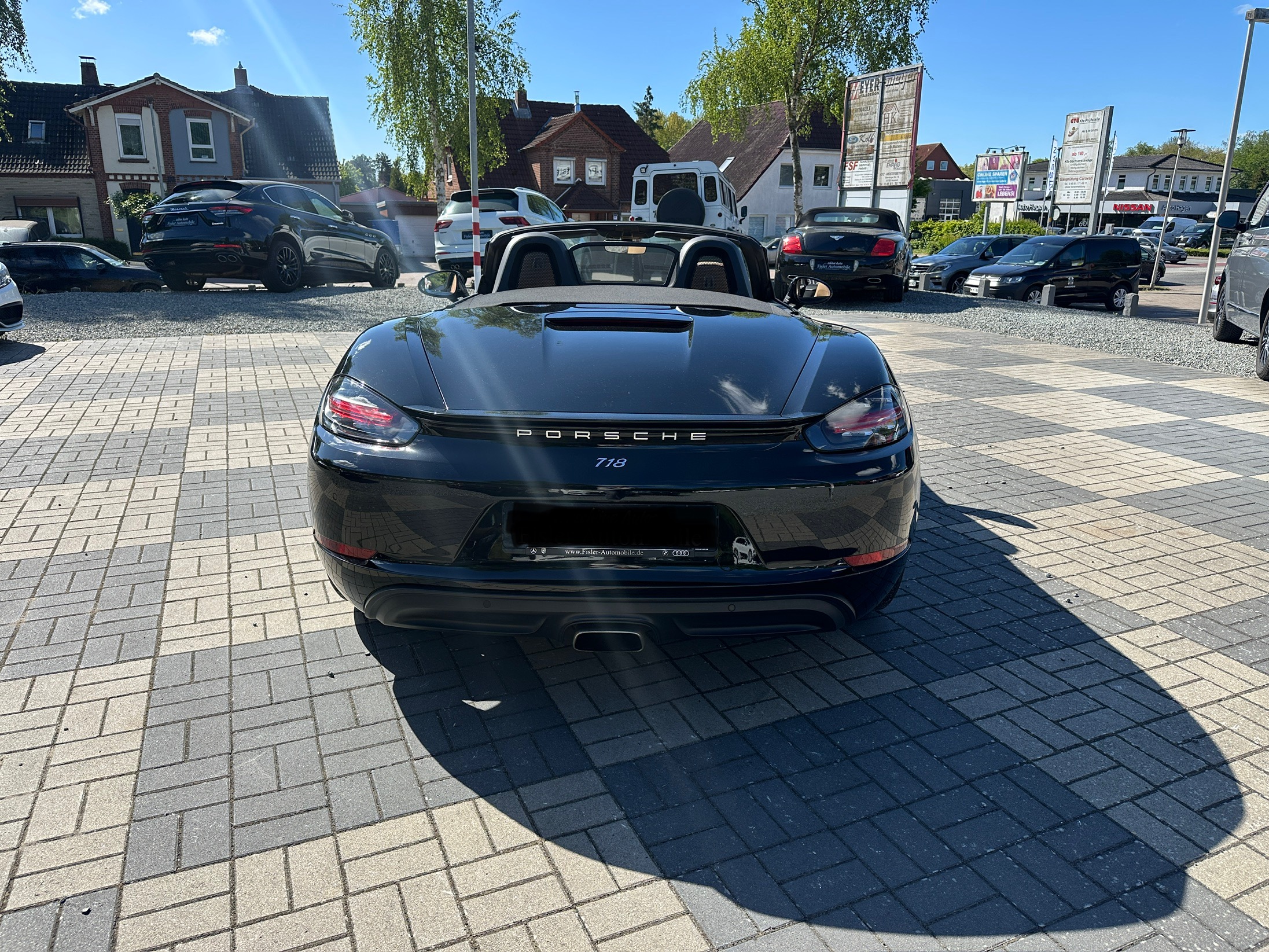 
								Porsche Boxster 2.0 PDK Leder beige 20 Zoll BOSE Navi full									