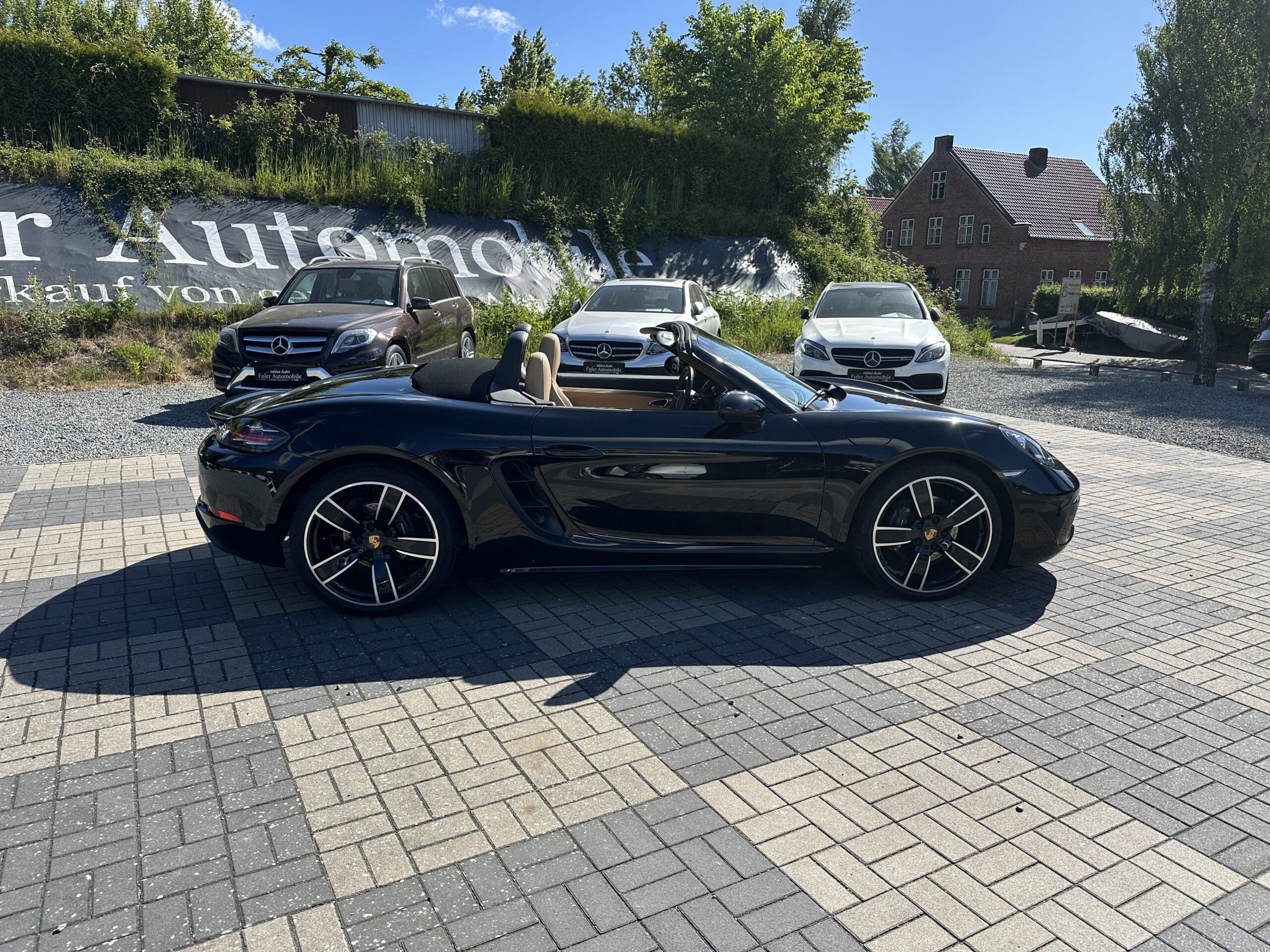 
								Porsche Boxster 2.0 PDK Leder beige 20 Zoll BOSE Navi full									