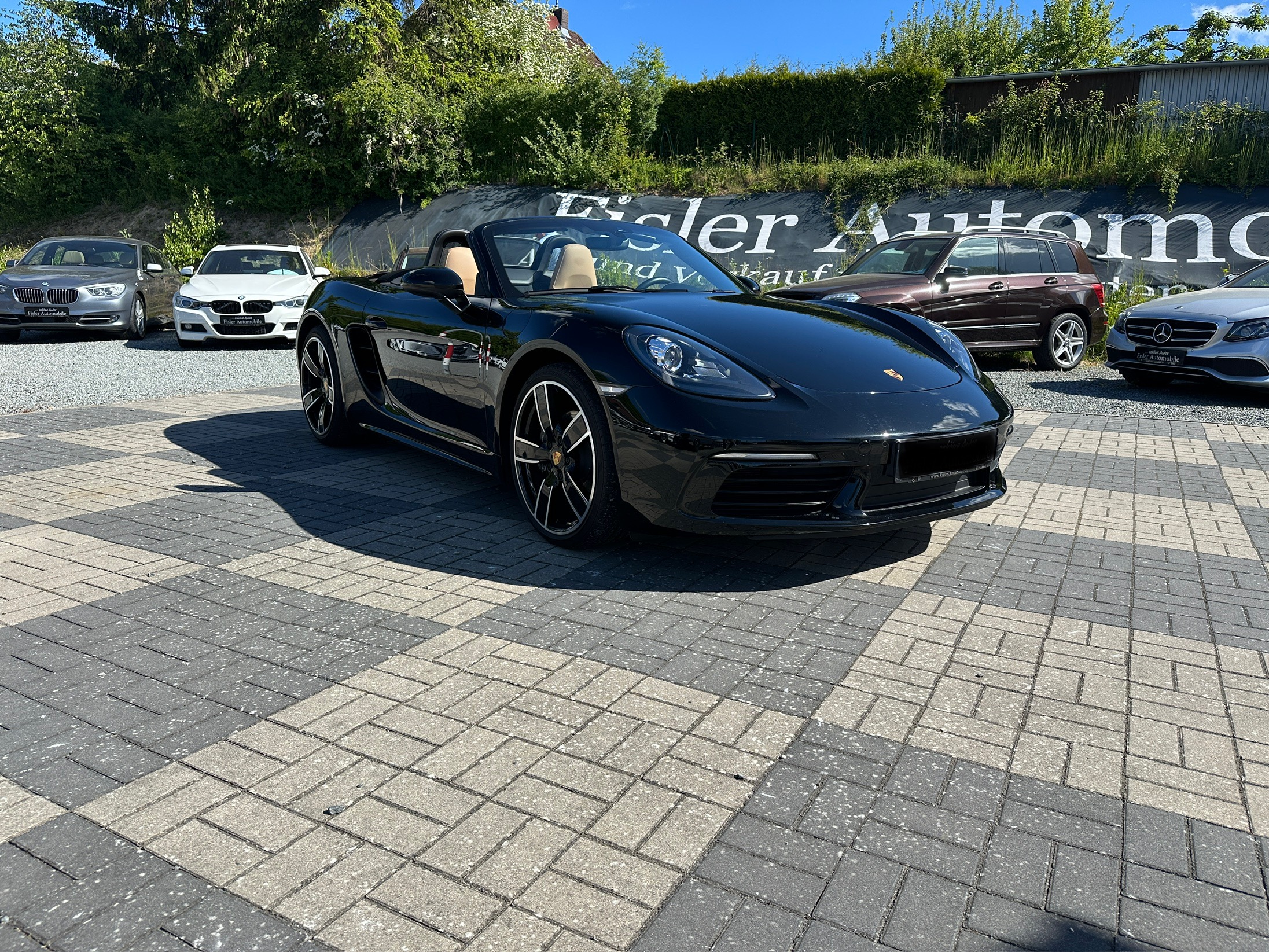 
								Porsche Boxster 2.0 PDK Leder beige 20 Zoll BOSE Navi full									