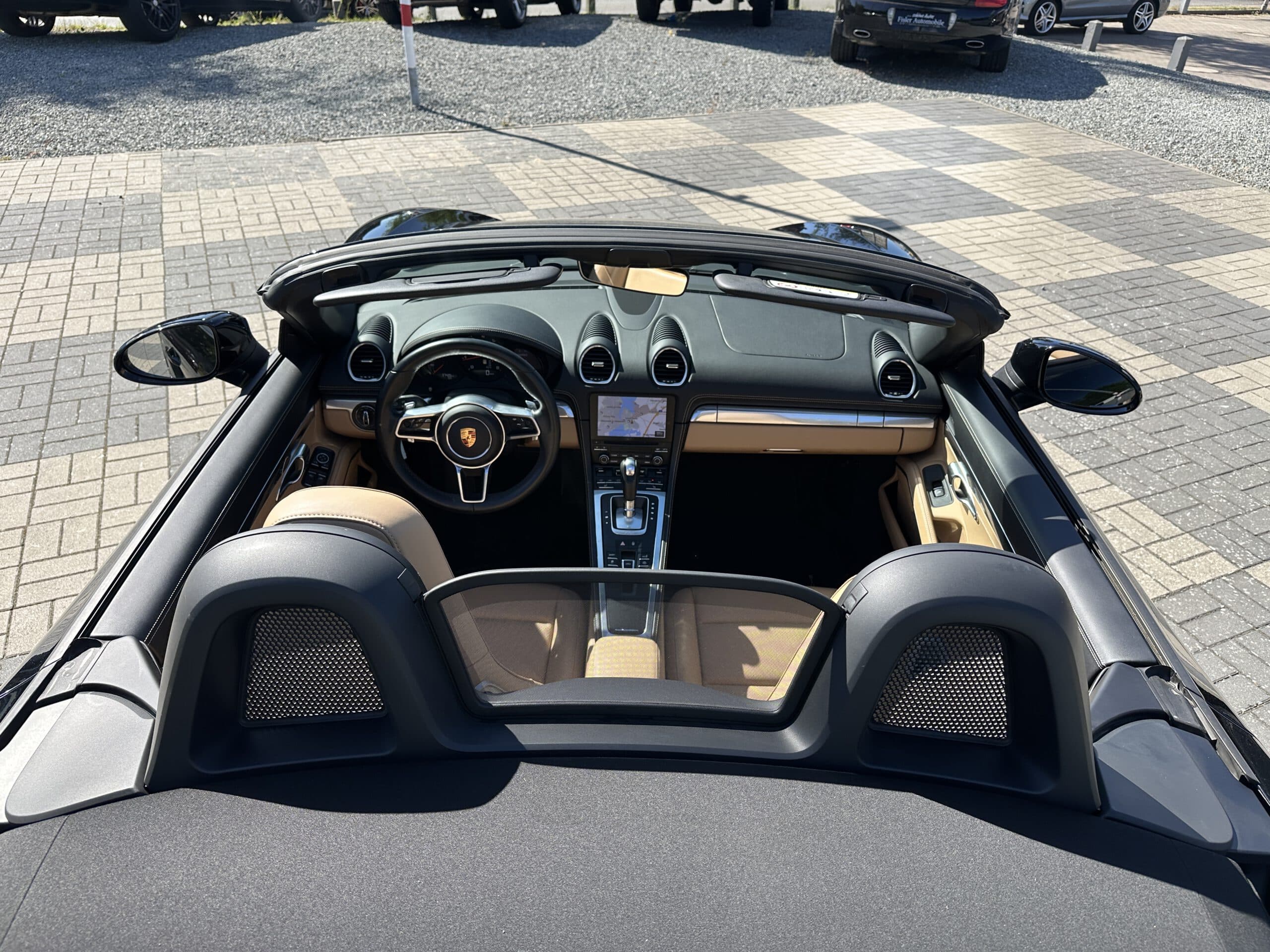 
								Porsche Boxster 2.0 PDK Leder beige 20 Zoll BOSE Navi full									