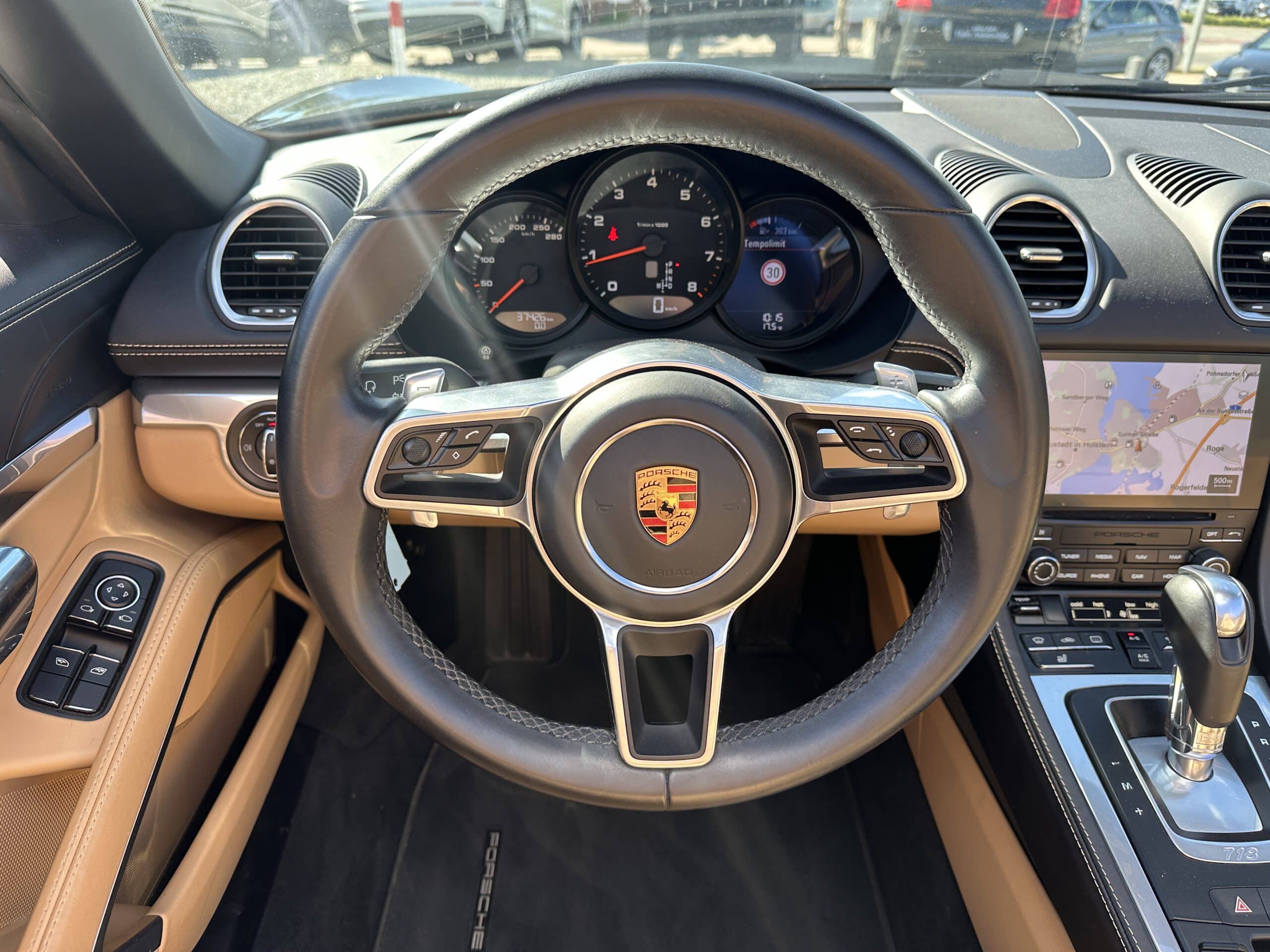 
								Porsche Boxster 2.0 PDK Leder beige 20 Zoll BOSE Navi full									