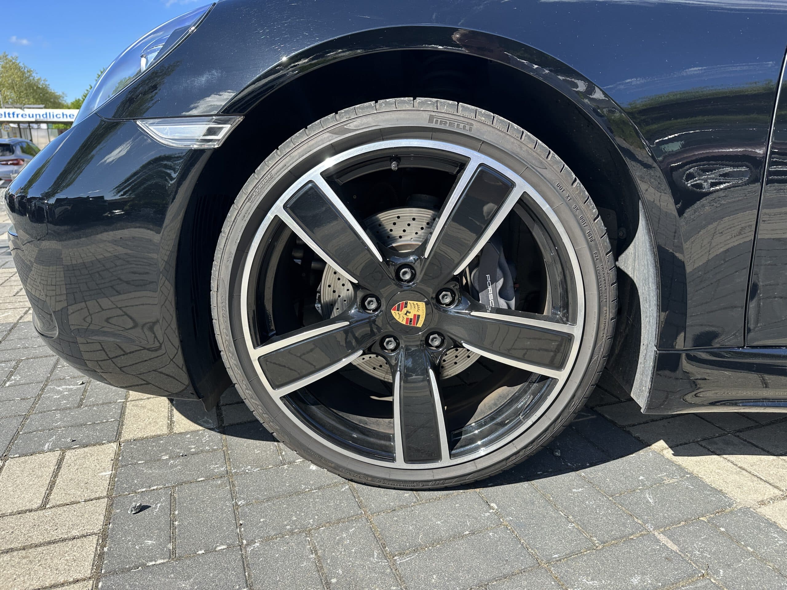 
								Porsche Boxster 2.0 PDK Leder beige 20 Zoll BOSE Navi full									