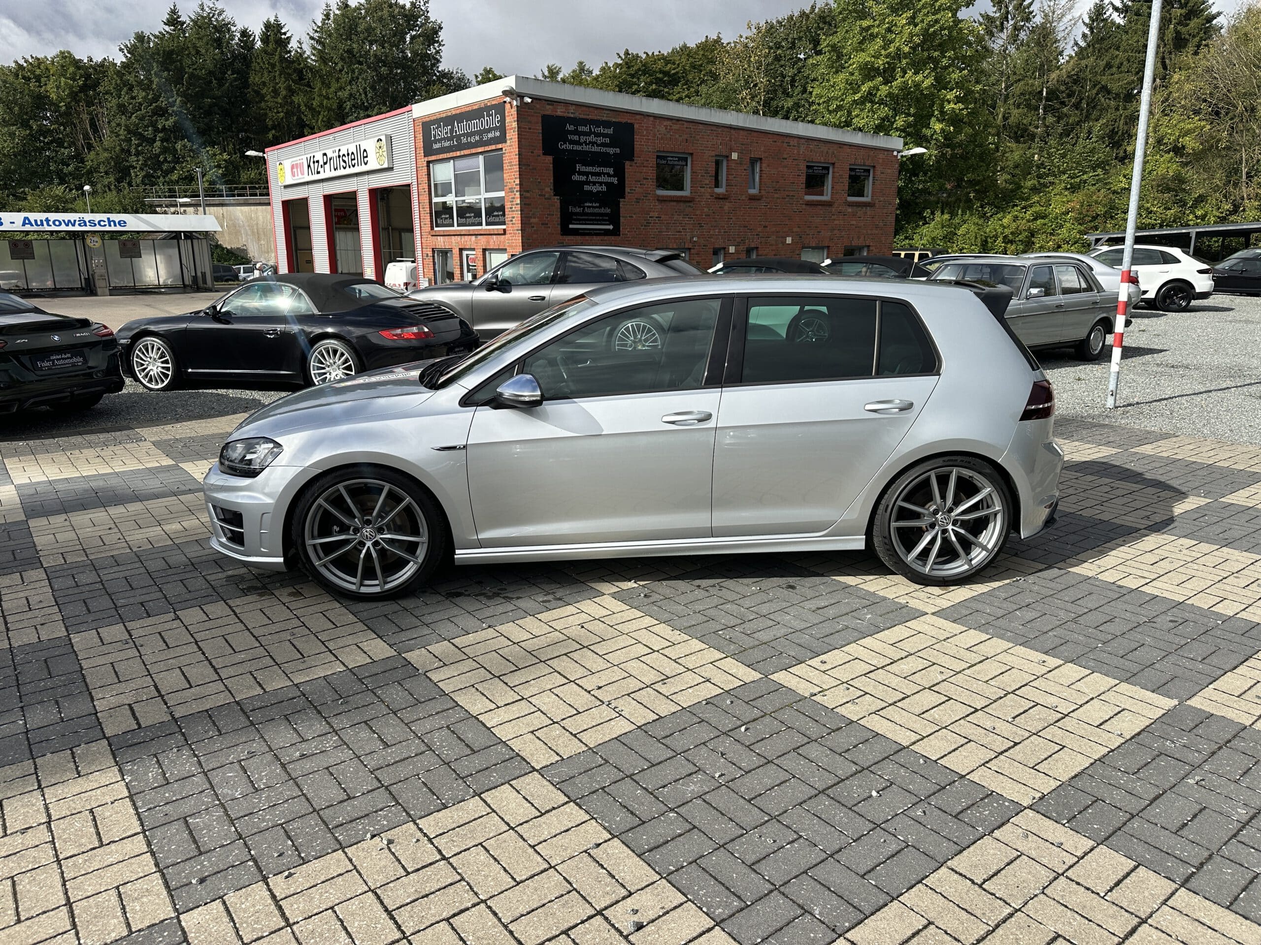 
								Volkswagen Golf VII R 4Motion Navi Business 19 Zoll mit Tuningpaket full									