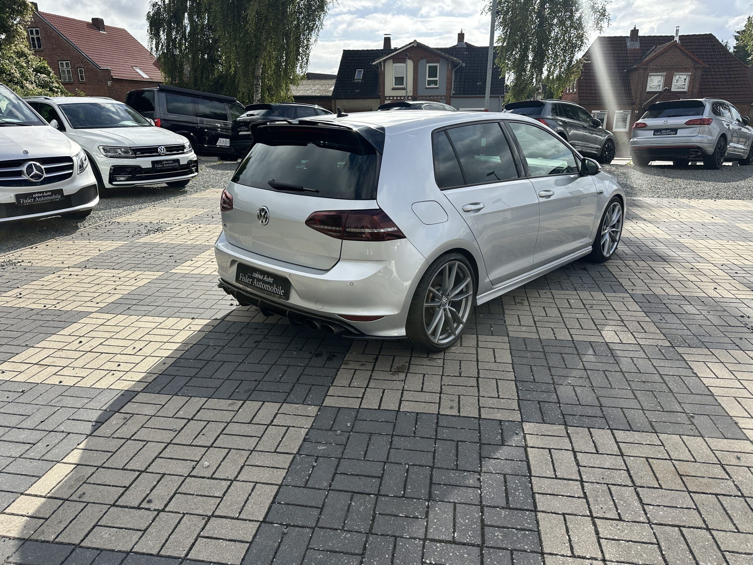 
								Volkswagen Golf VII R 4Motion Navi Business 19 Zoll mit Tuningpaket full									