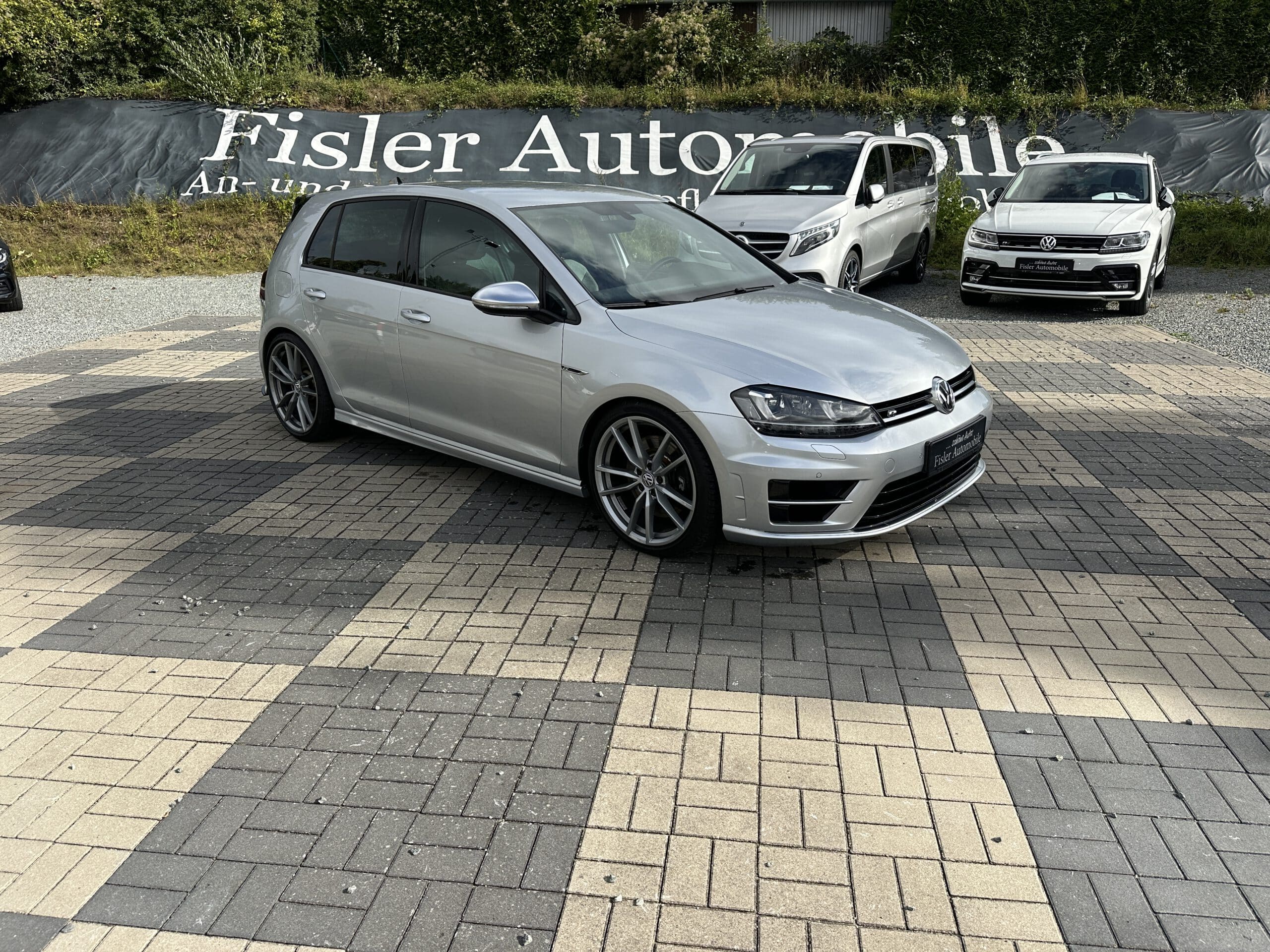 
								Volkswagen Golf VII R 4Motion Navi Business 19 Zoll mit Tuningpaket full									