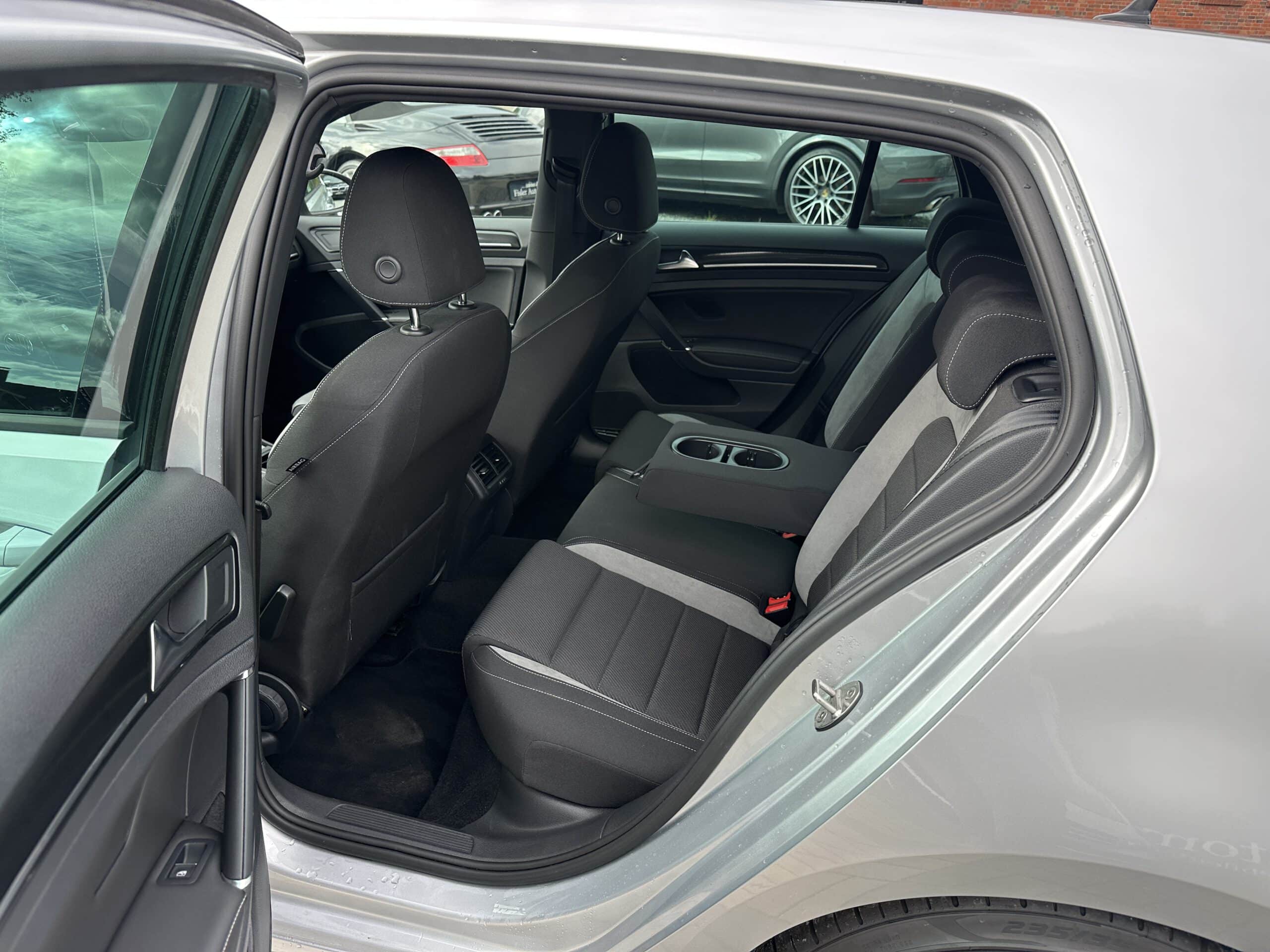 
								Volkswagen Golf VII R 4Motion Navi Business 19 Zoll mit Tuningpaket full									