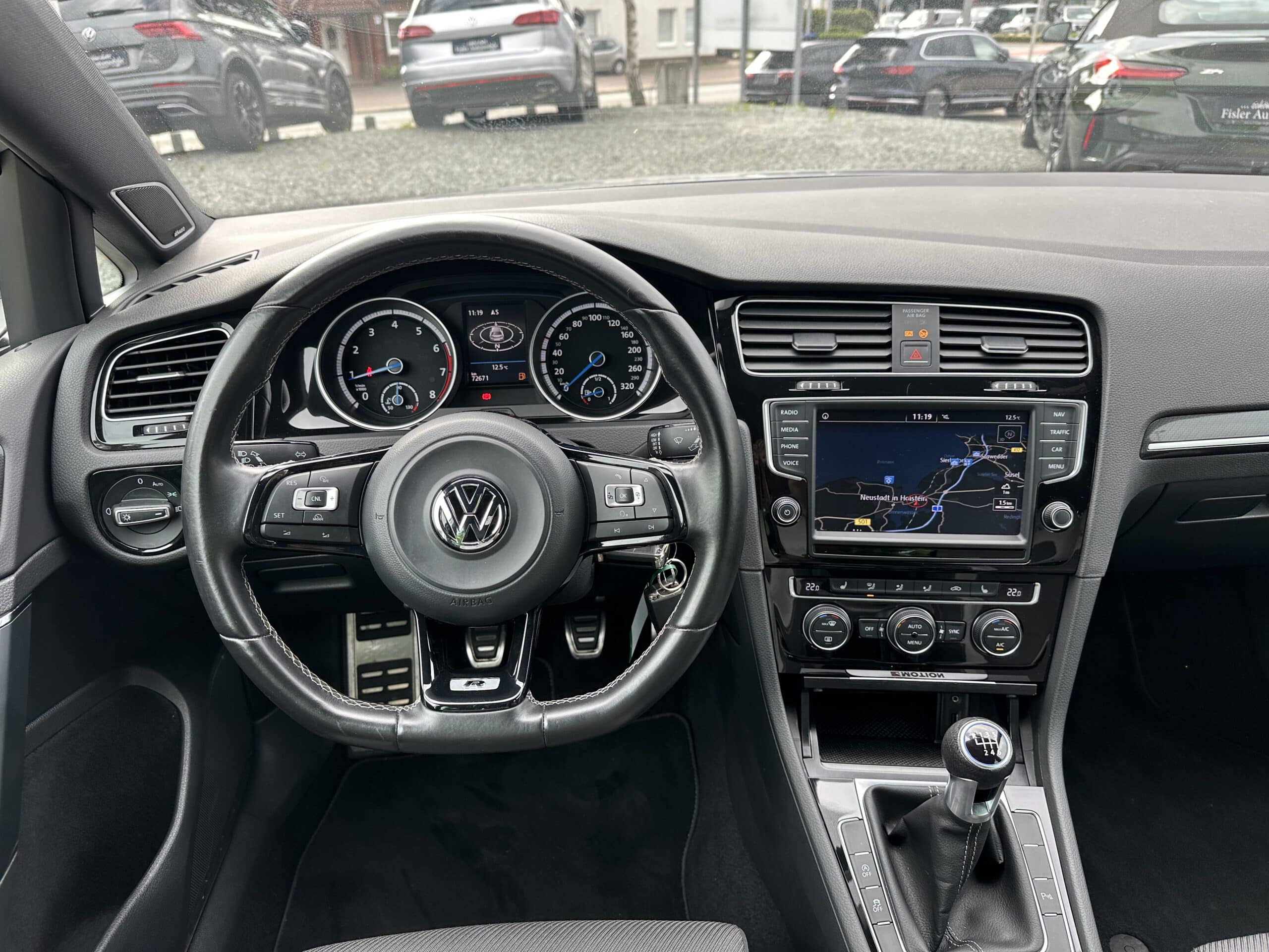 
								Volkswagen Golf VII R 4Motion Navi Business 19 Zoll mit Tuningpaket full									