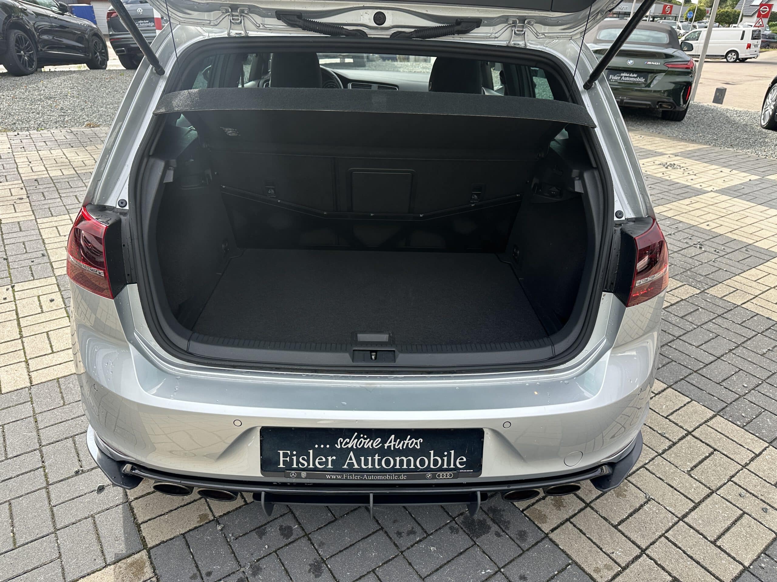 
								Volkswagen Golf VII R 4Motion Navi Business 19 Zoll mit Tuningpaket full									