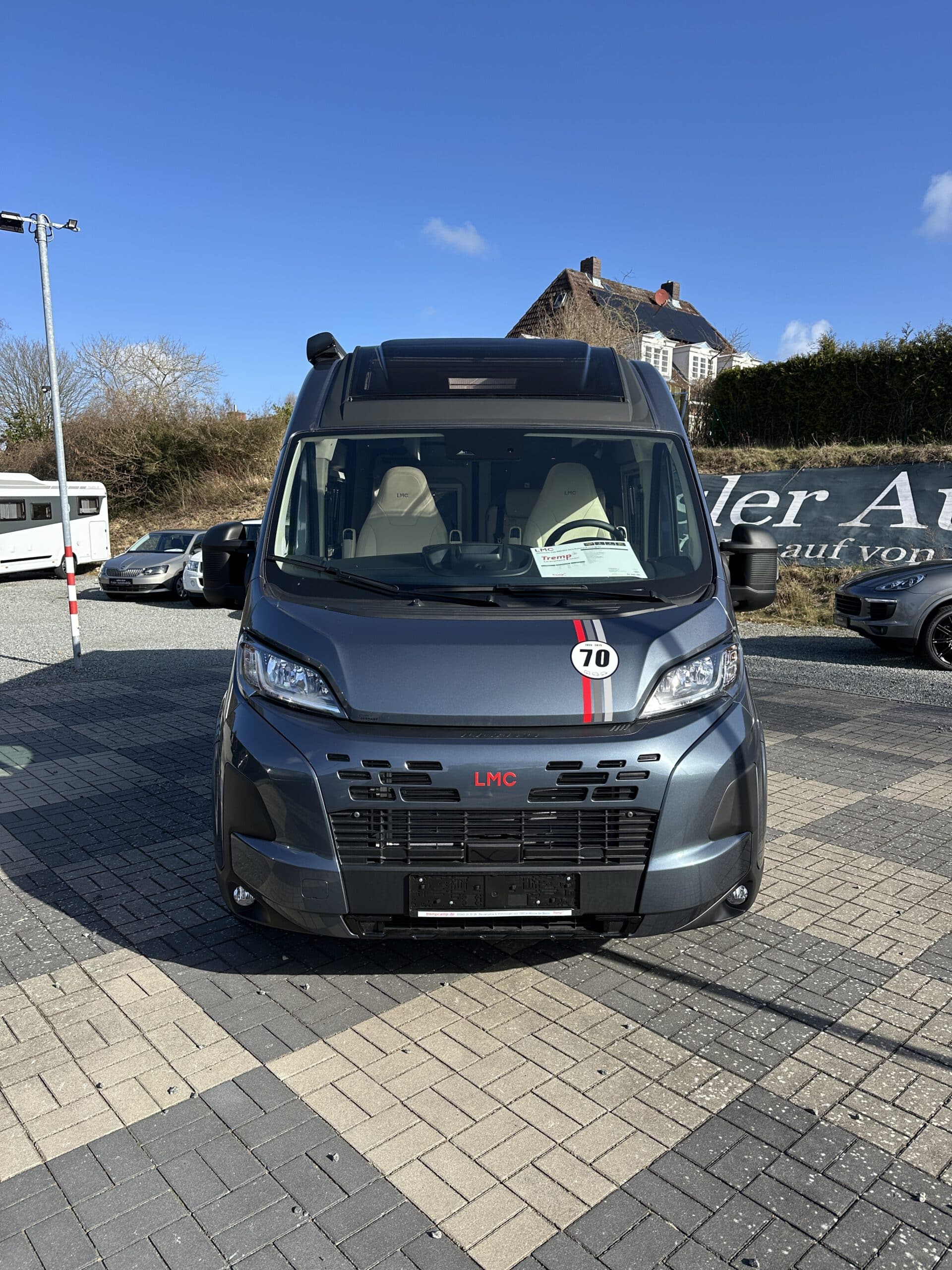 
								LMC INNOVAN 600 Fiat Automatik ACC Irongrey Dusche WC full									