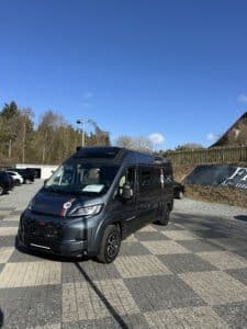 LMC INNOVAN 600 Fiat Automatik ACC Irongrey Dusche WC