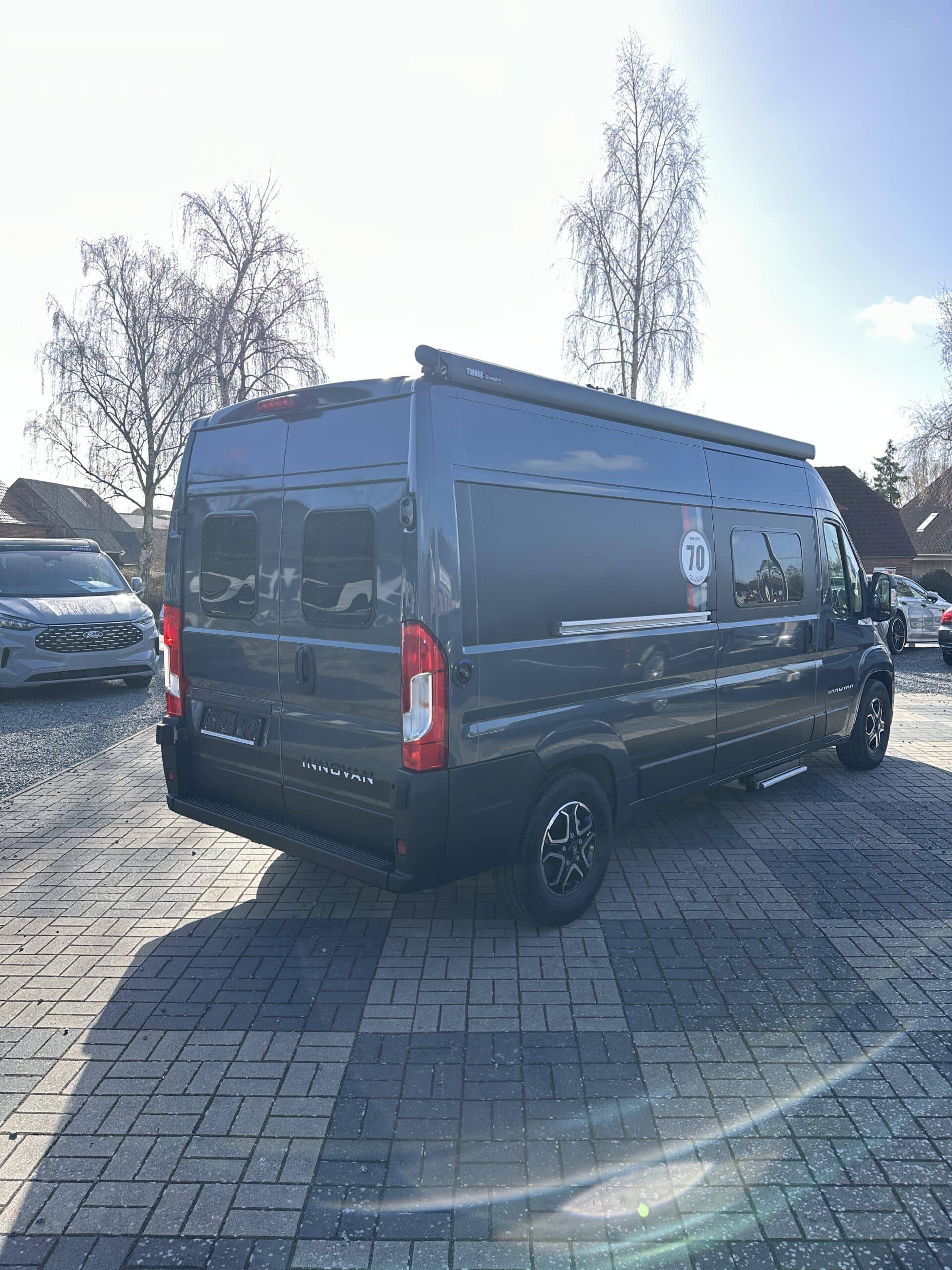 
								LMC INNOVAN 600 Fiat Automatik ACC Irongrey Dusche WC full									