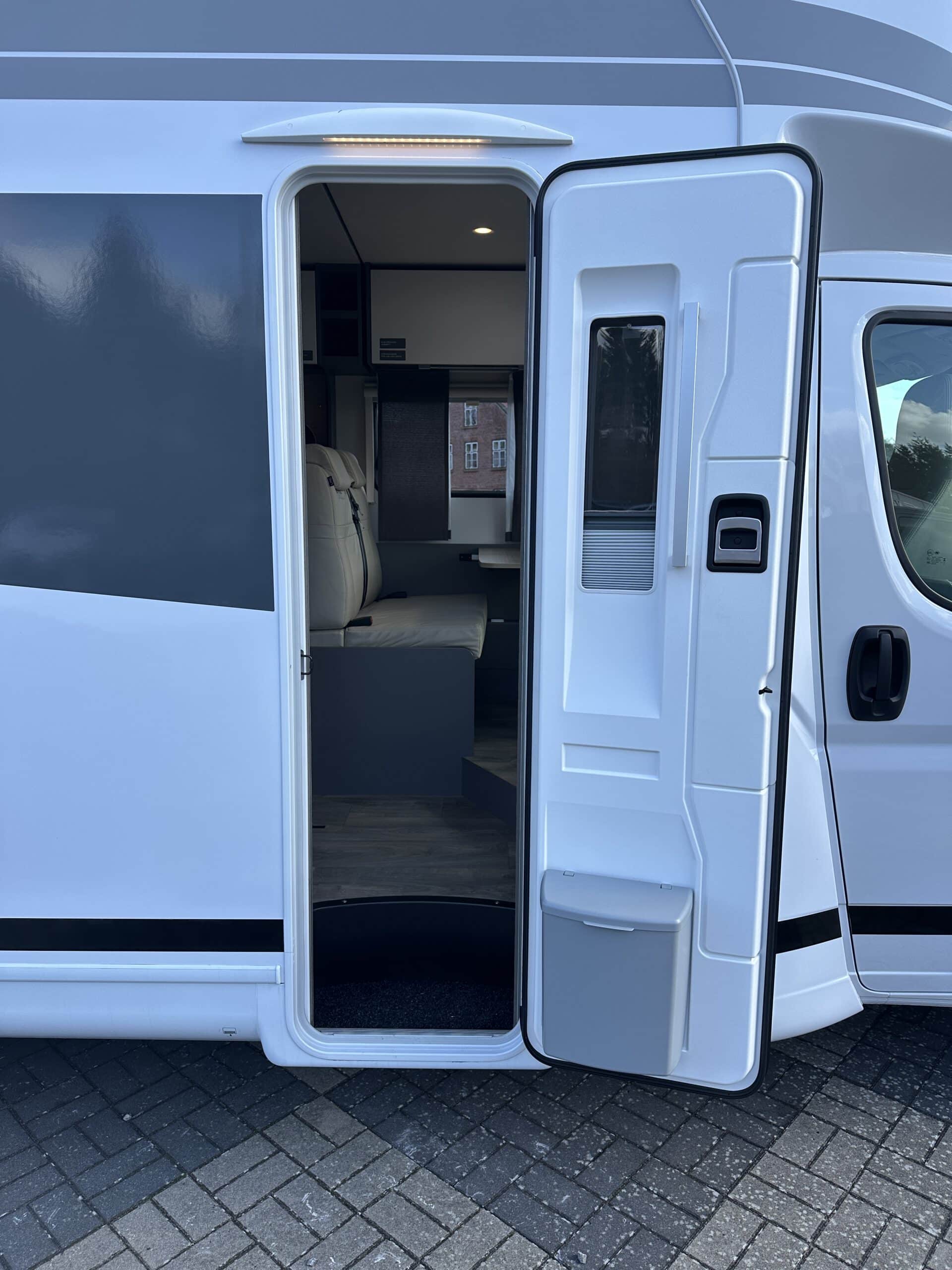 
								LMC TOURER T 660/663 G 70 Jahre Sondermodell full									