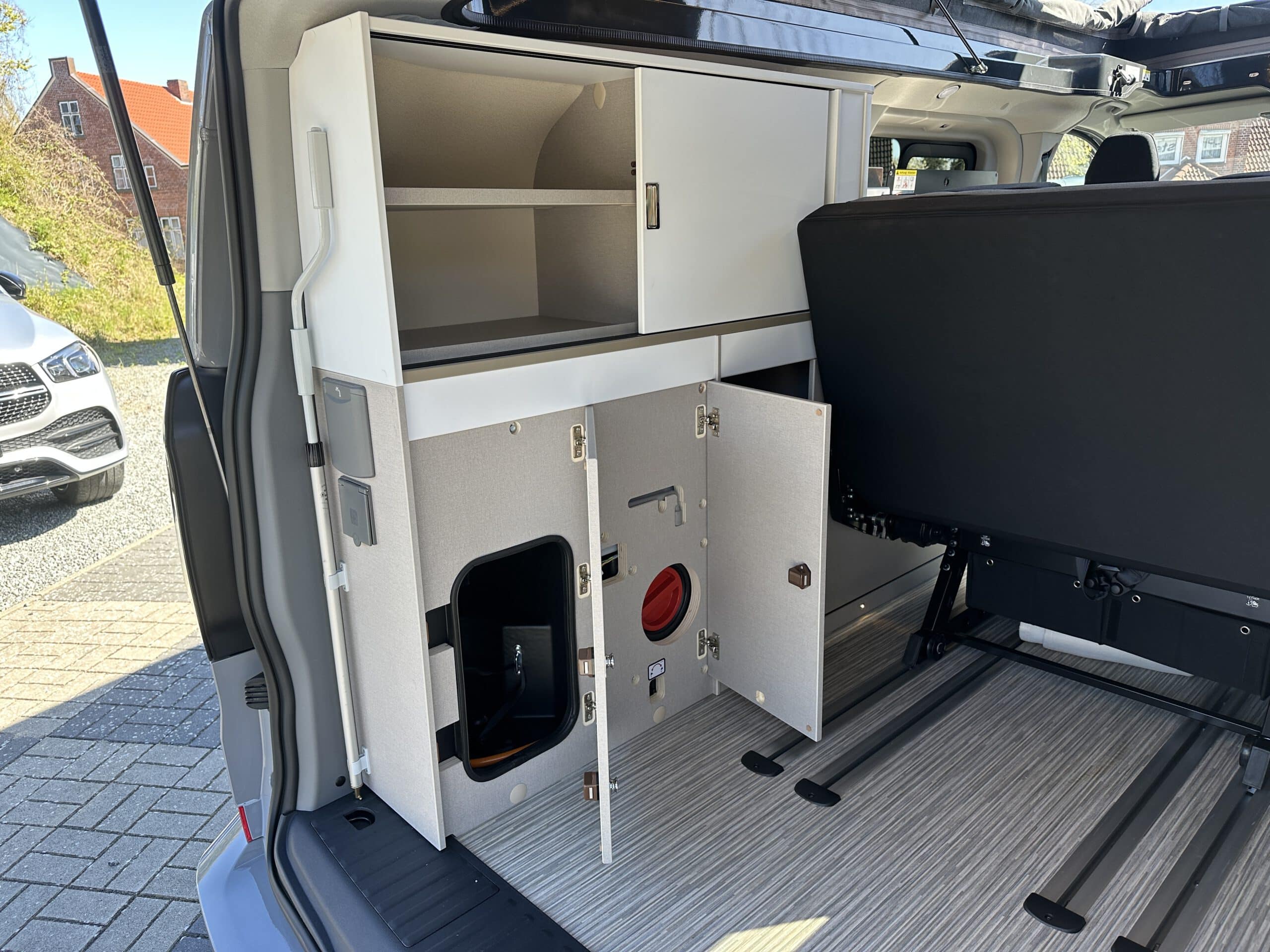 
								Ford Bürstner B66 full									